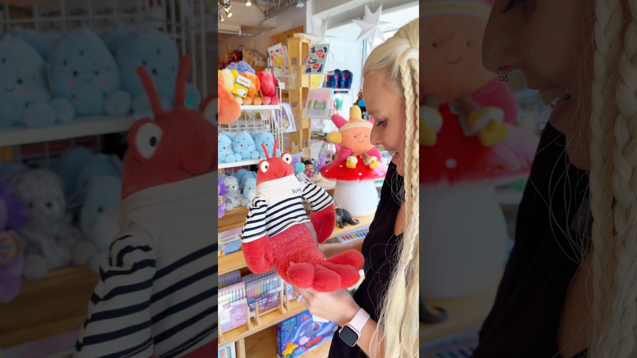 Jellycat hunting in Atlanta, GA! Soccer fans rejoice! ⚽️ #jellycat #shopsmall #atlanta