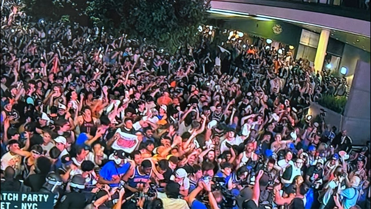 NY KNICKS NBA CHAMPIONS WIN NBA FINALS GAME 5 BEAT SPURS 94-90 IN SAN ANTONIO NEW YORK WINS NY KNICKS NBA CHAMPIONS WIN NBA FINALS GAME 5 BEAT SPURS 94-90 IN SAN ANTONIO NEW YORK WINS